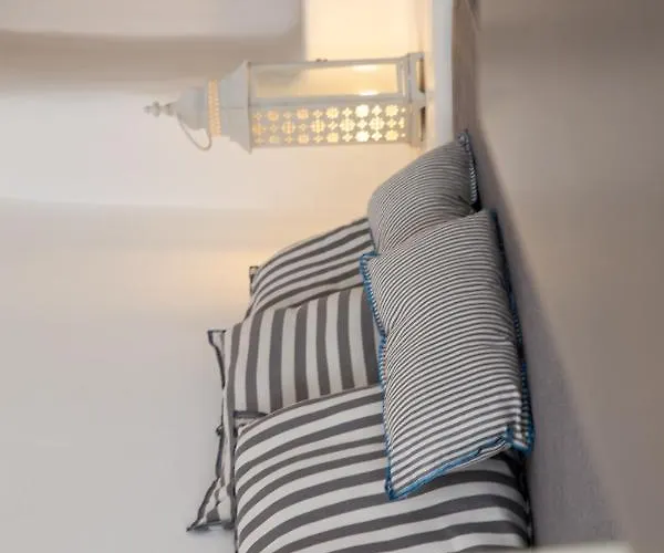 Il Melograno Traditional Cave House * Karterados (Santorini)